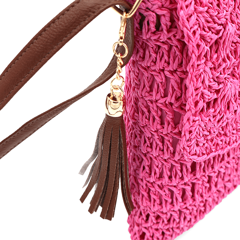 Könnyű válltáska rafia anyagból - fukszia