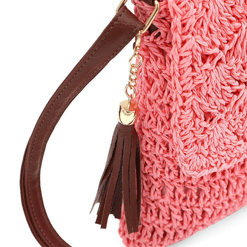 Könnyű válltáska rafia anyagból - rózsaszín