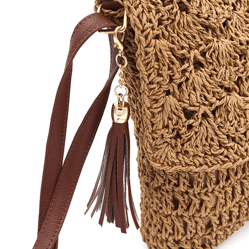 Könnyű válltáska rafia anyagból - barna