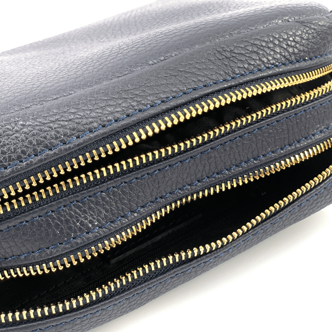 Természetes bőr válltáska nyomtatott mintával - fekete