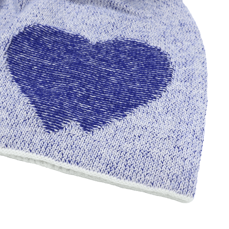 Meleg sapka pomponnal - kék