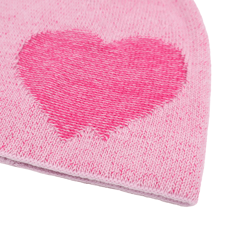 Meleg sapka pomponnal - rózsaszín