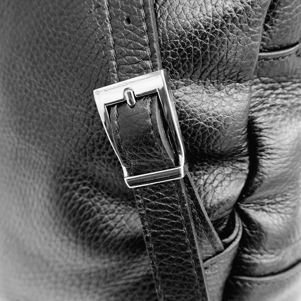 Női hátizsák természetes bőrből Linda - fekete