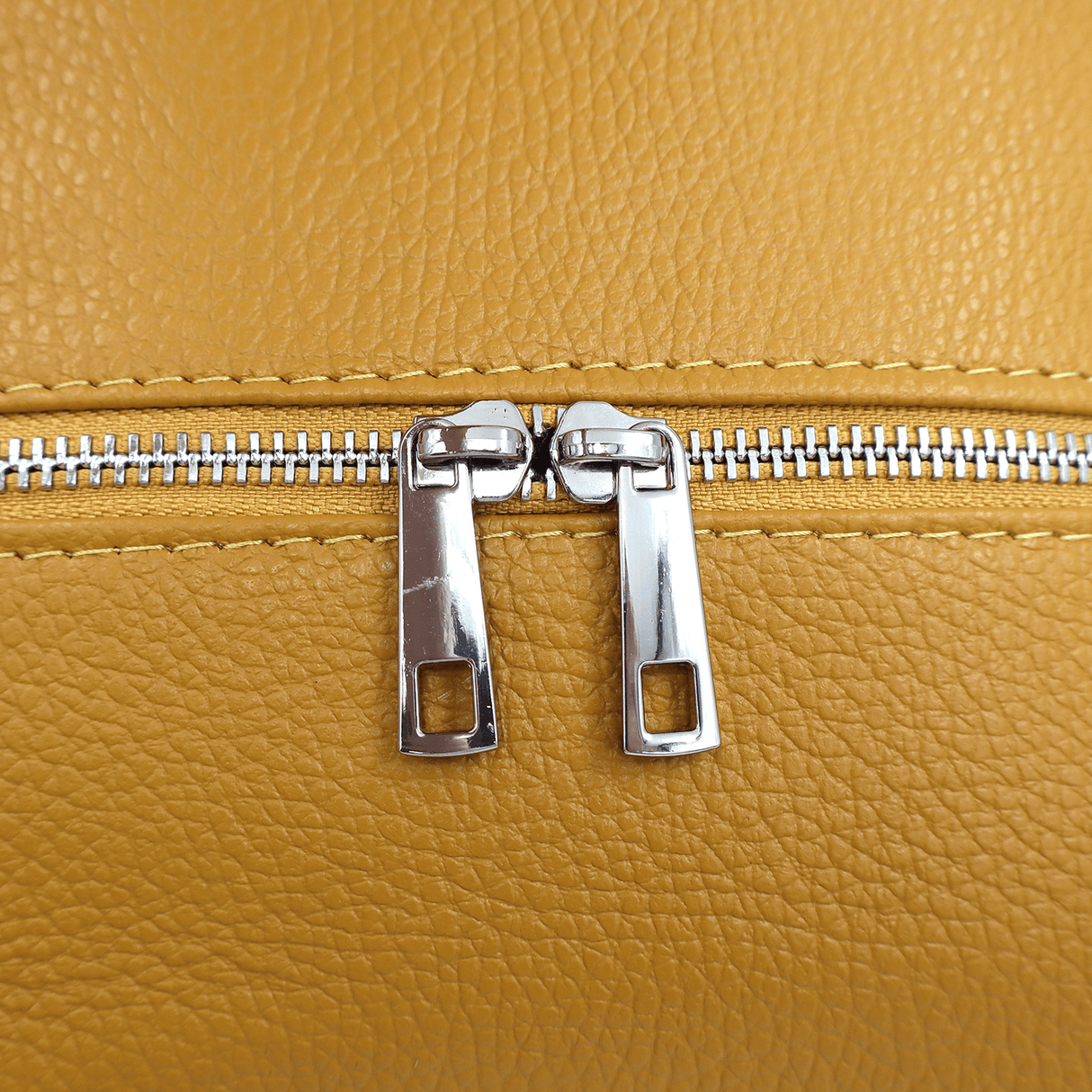 Női hátizsák természetes bőrből Linda - mustársárga