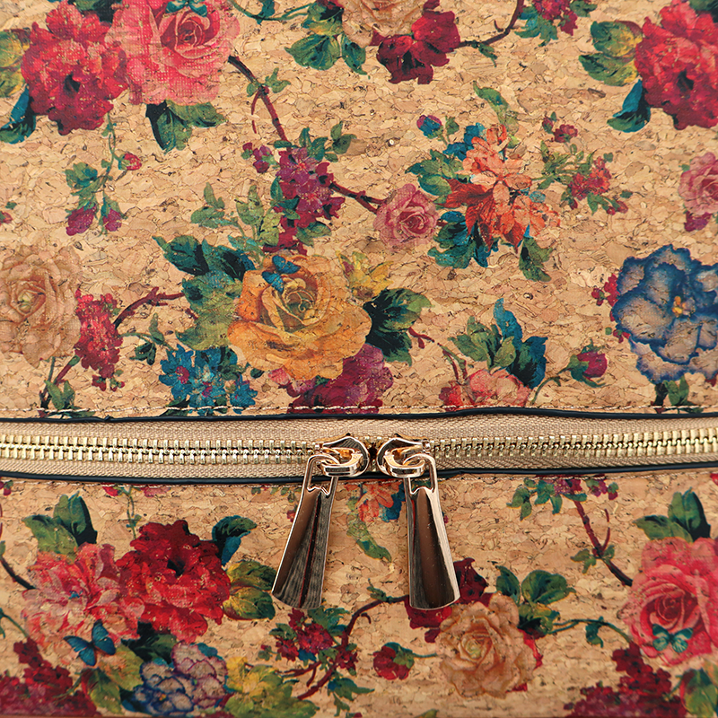 Női kőbőr hátizsák Madeline nyomtatott - rózsák