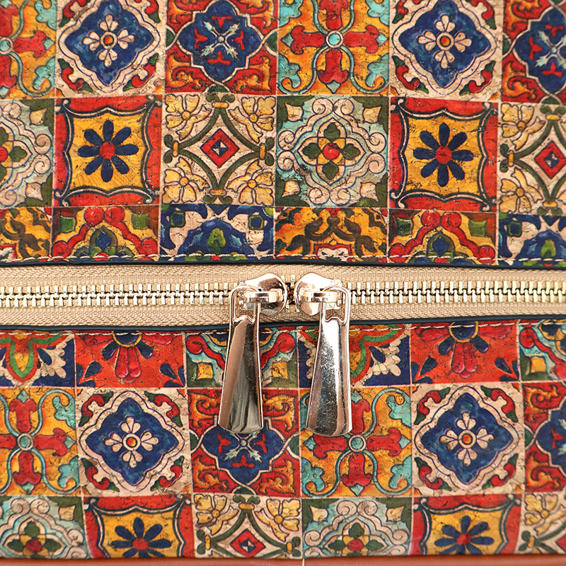 Női kőbőr hátizsák Madeline nyomtatott mintával – négyzetes világ