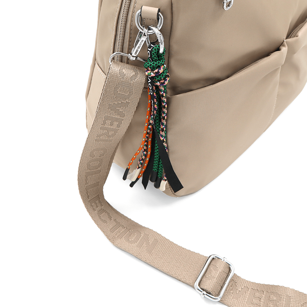 Női hátizsák szövetből, Lida medállal - világosbarna