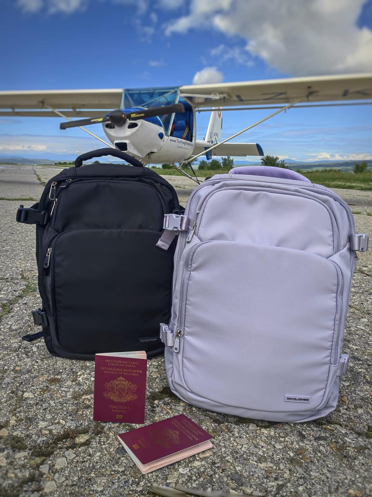 David Jones uniseks utazótáska – kézipoggyász repülőgépen, laptopzsebbel és poggyászrekesszel – fekete