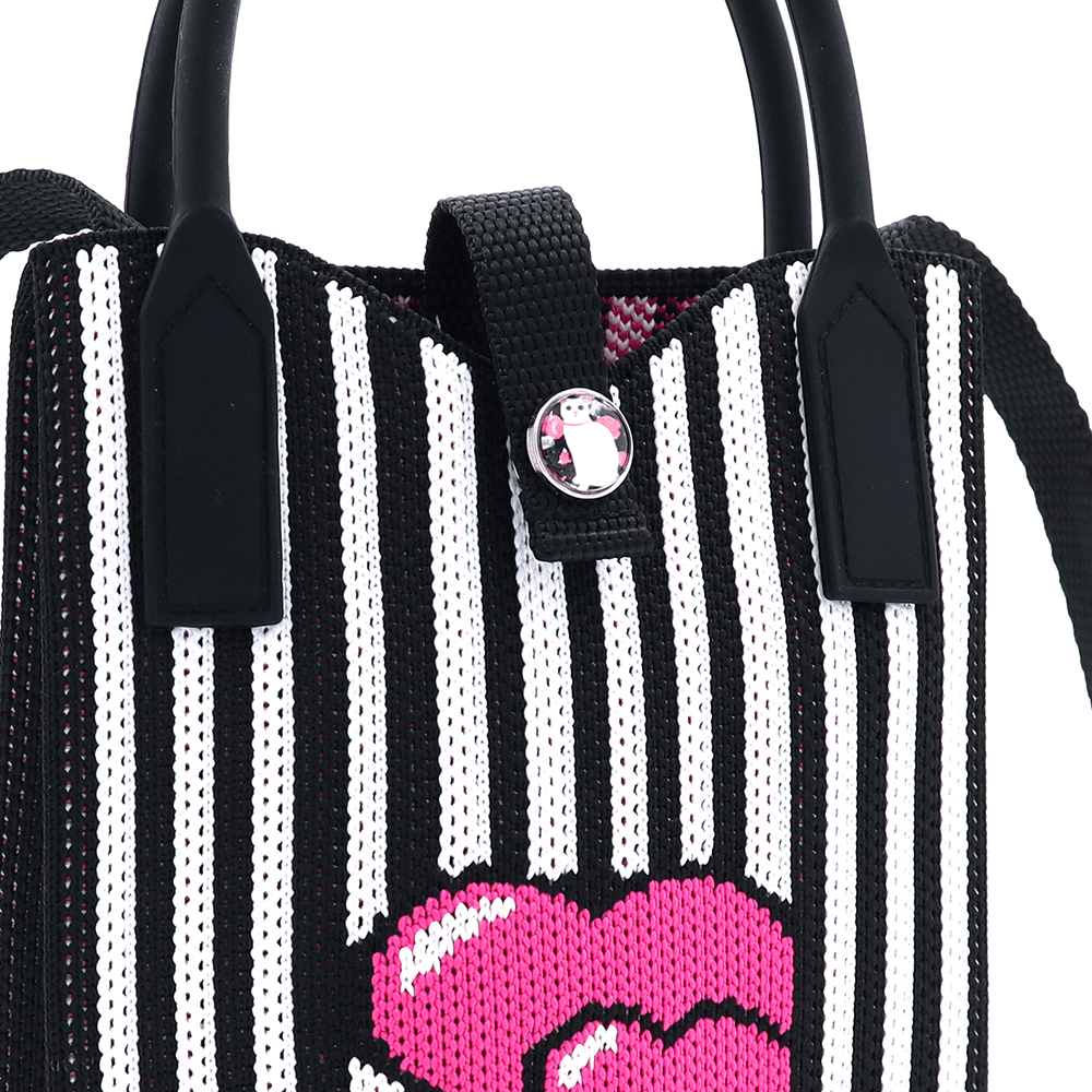 Gyermek válltáska - fekete szívekkel