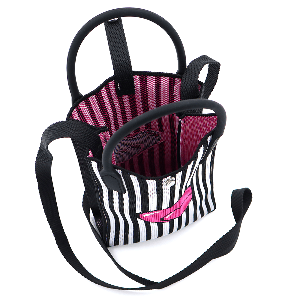 Gyermek válltáska - fekete szívekkel