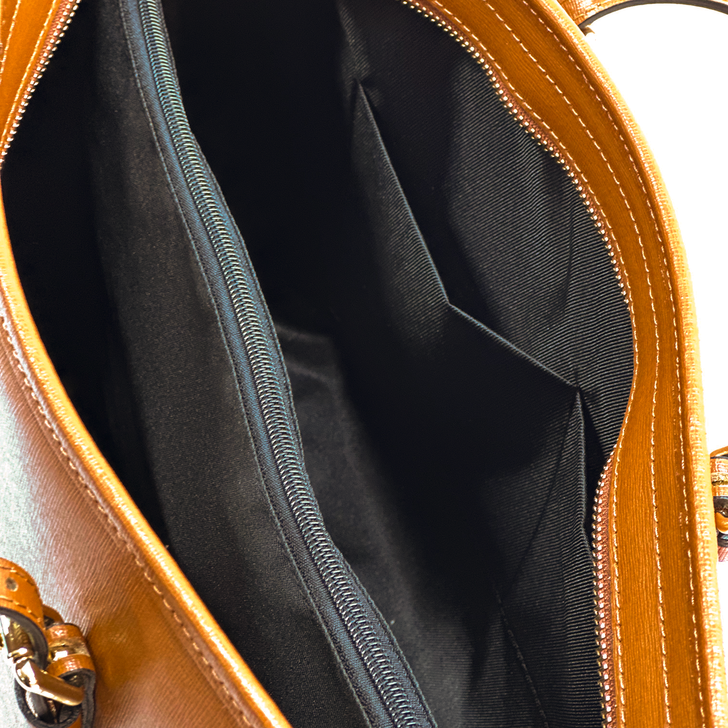 Nagy méretű női táska természetes bőrből – fekete