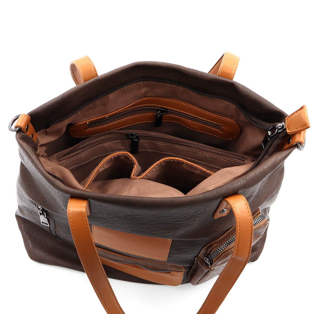 Nagy táska sok zsebbel és kényelmes fogantyúkkal - barna