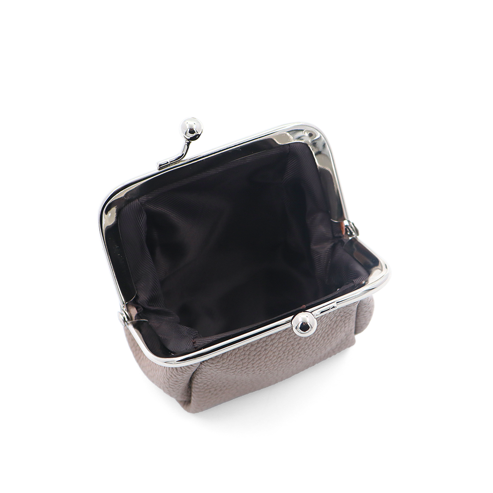 Pénztárca fémkeretes kapoccsal – világosbarna