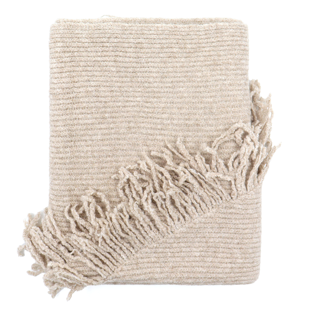 Meleg rojtokkal díszített sál – világosbarna