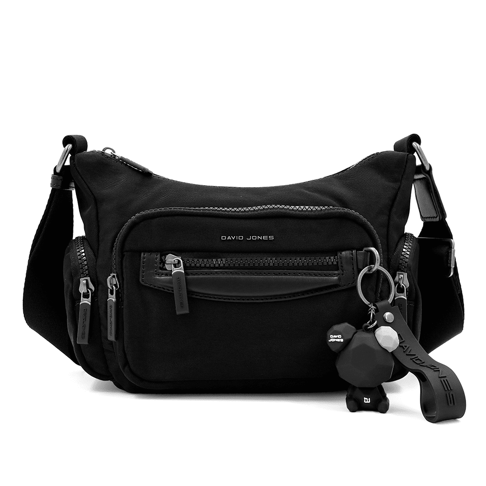 David Jones - Válltáska szövetből, lógó medállal - fekete