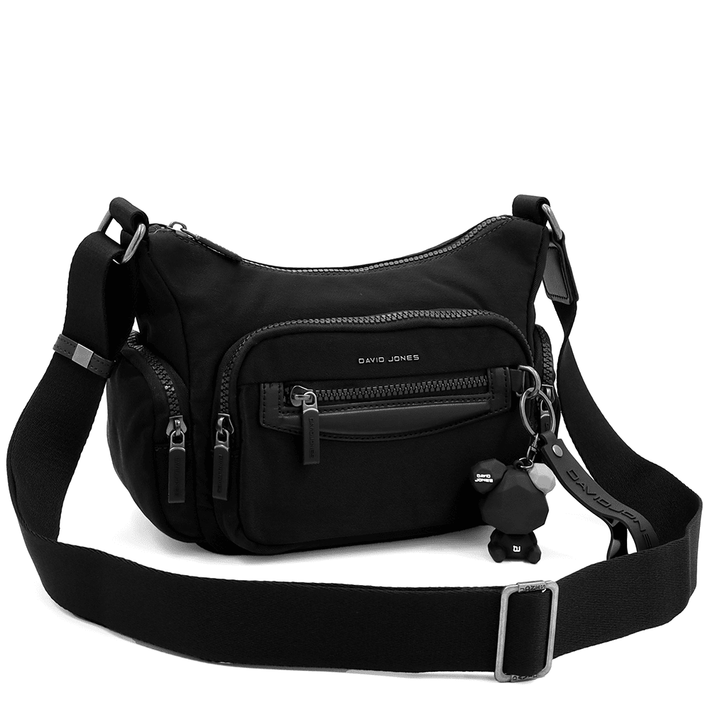 David Jones - Válltáska szövetből, lógó medállal - fekete