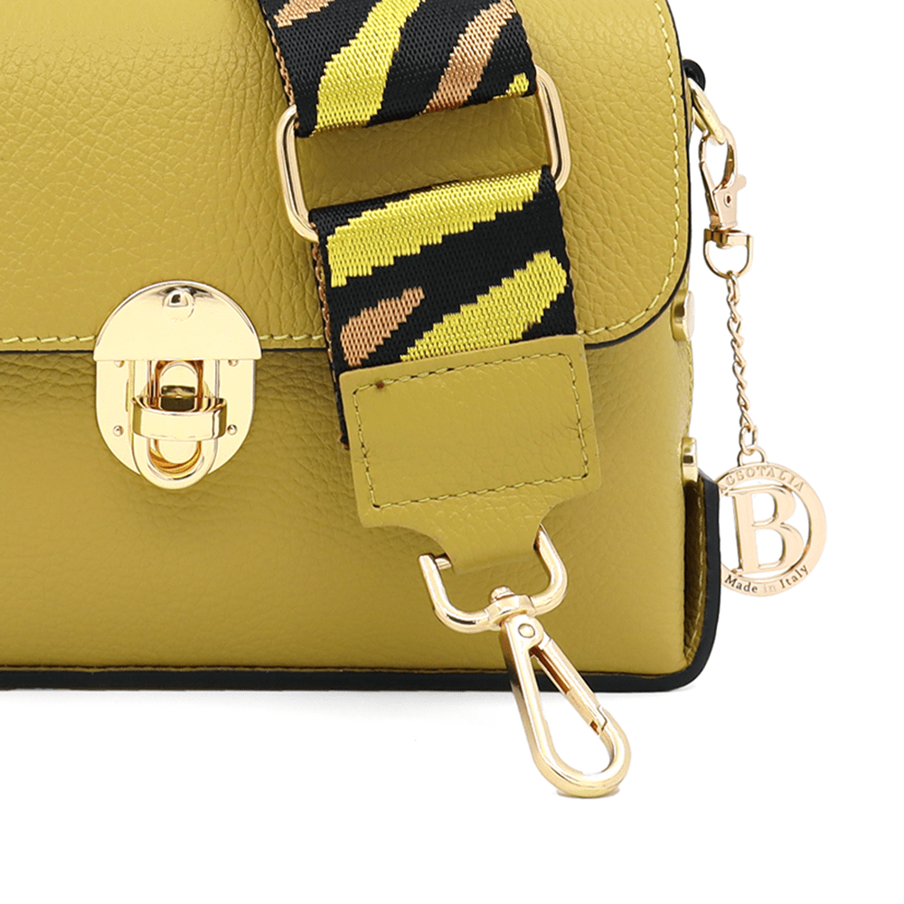 Antoanella természetes bőrből készült női táska – lime