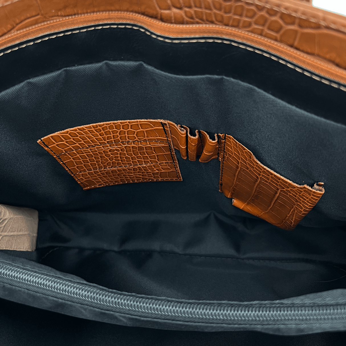 Üzleti táska természetes bőrből, krokodil mintával - cserépbarna