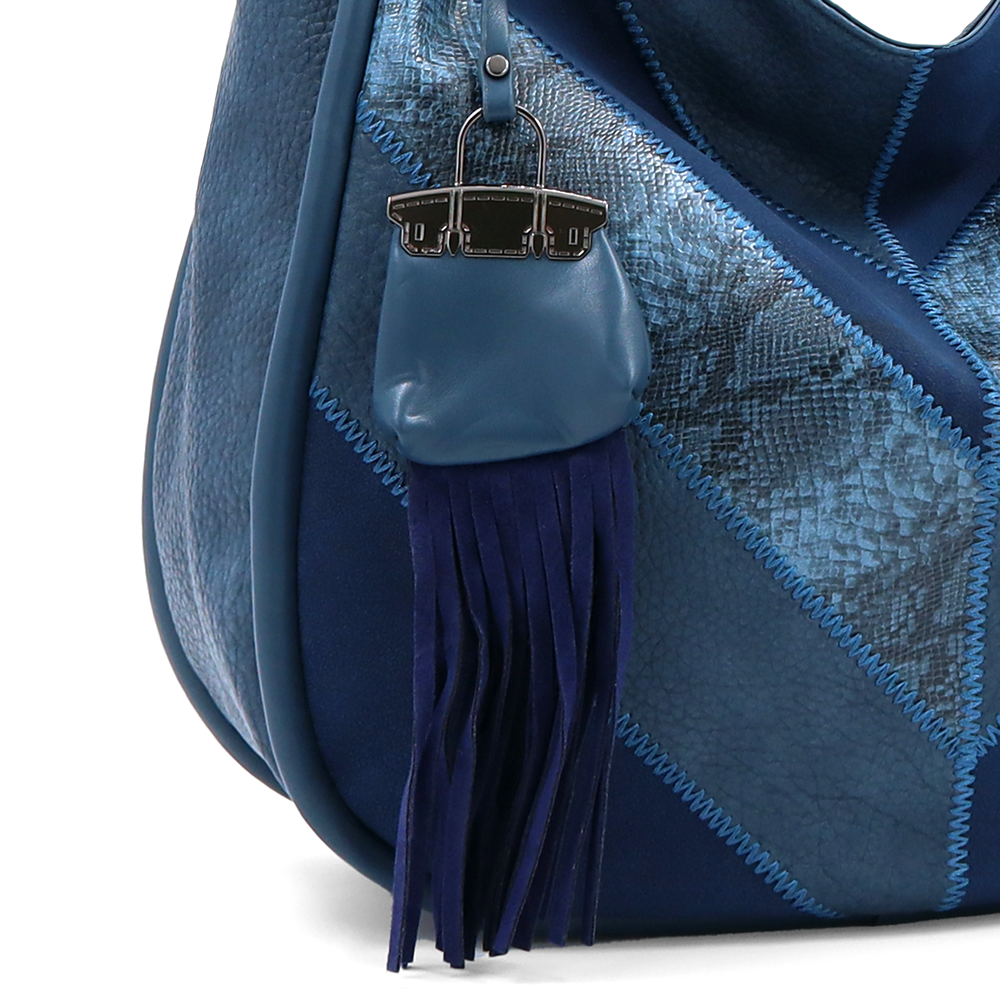 Nagy méretű női táska, kígyóbőr mintás – kék