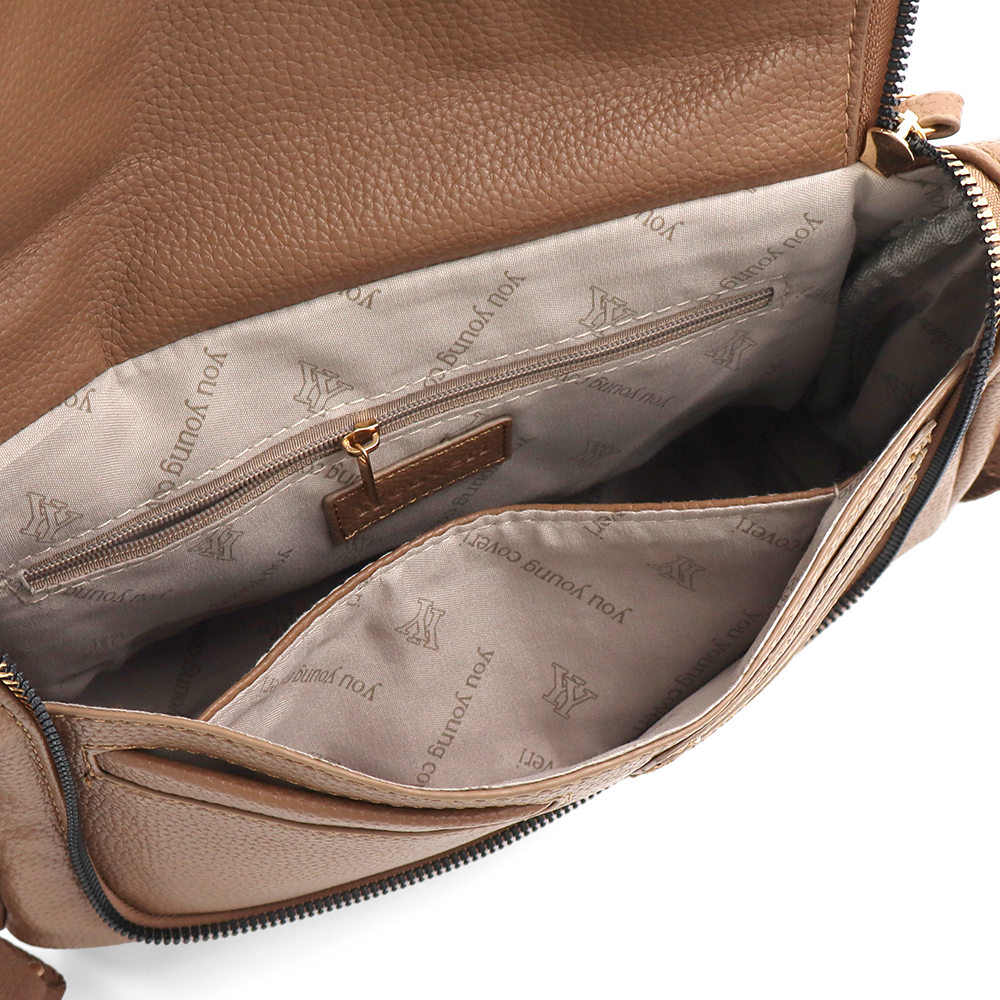 Válltáska speciális kártya-/névjegytartó rekesszel – világosbarna