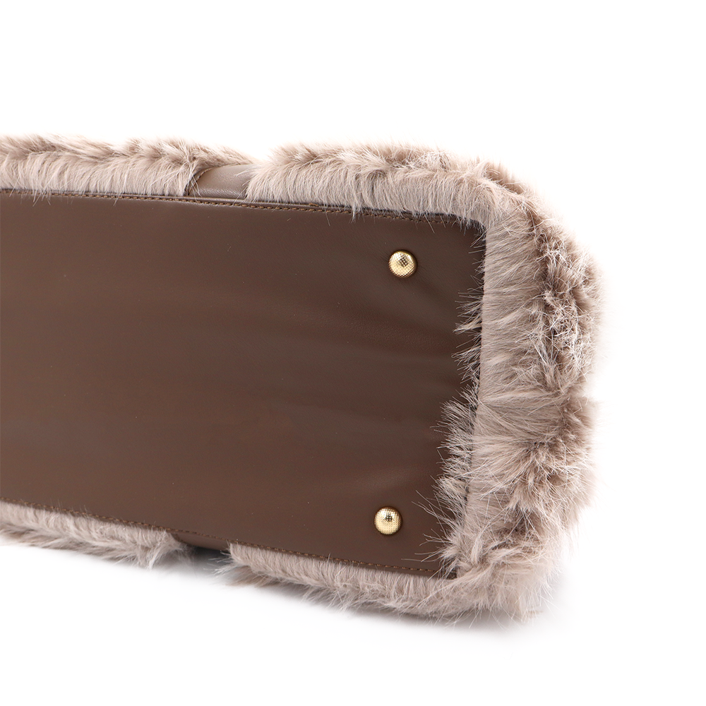 Nagy női táska plüssből – világosbarna