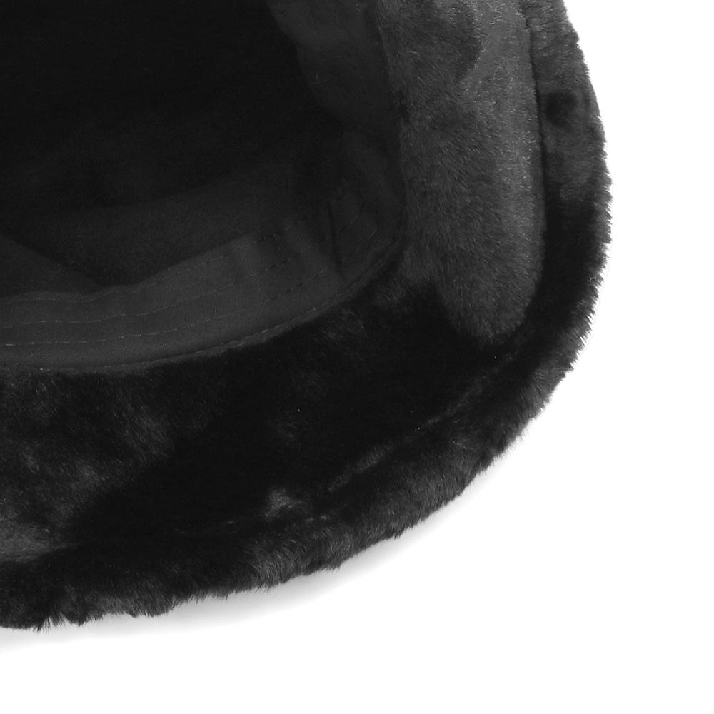 Női téli cloche sapka műszőrmével – fekete