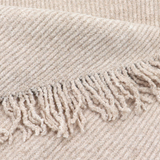 Meleg rojtokkal díszített sál – világosbarna